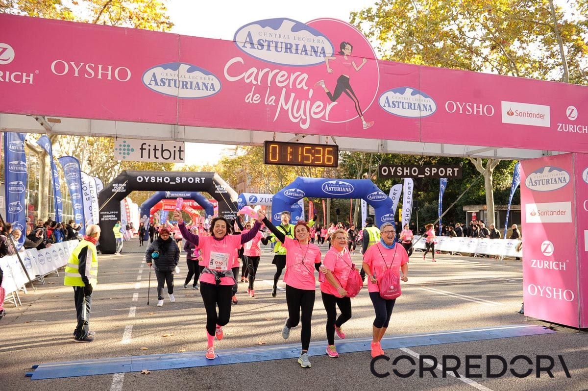 Llegada de la Carrera de la Mujer de Barcelona (ARCO IZQUIERDO 49)