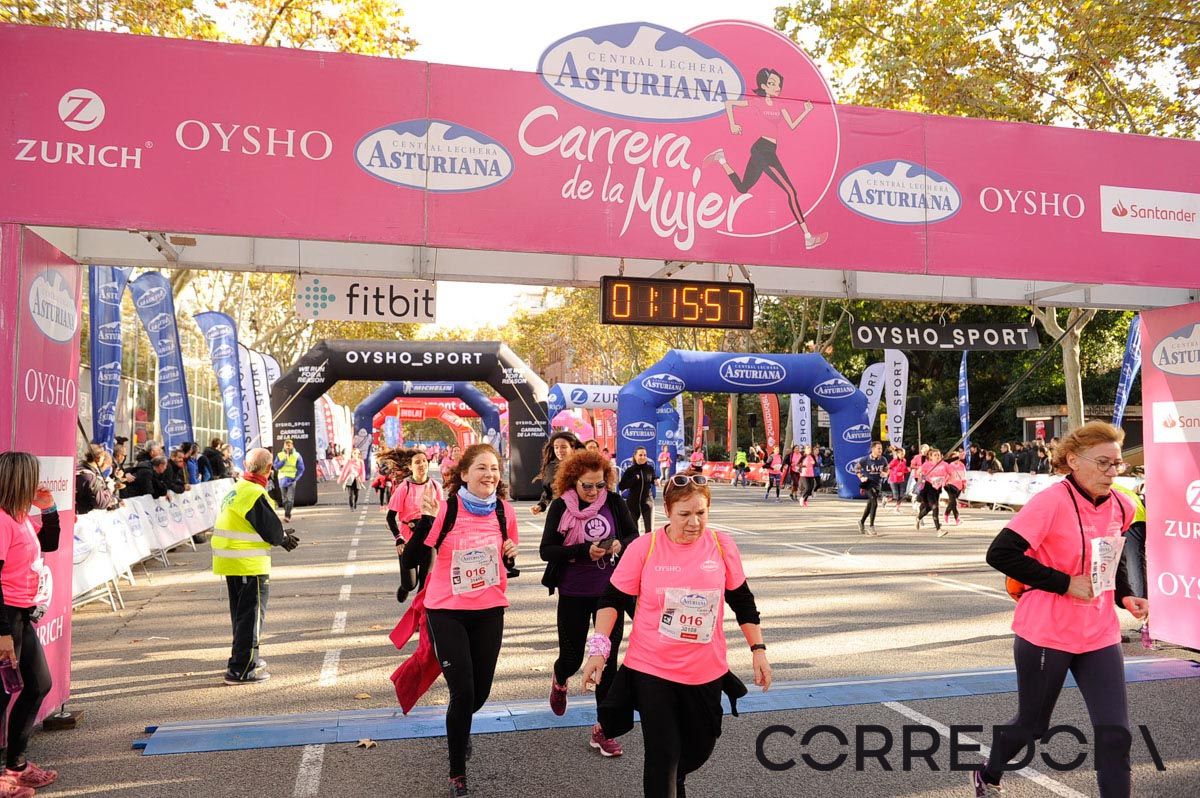 Llegada de la Carrera de la Mujer de Barcelona (ARCO IZQUIERDO 49)