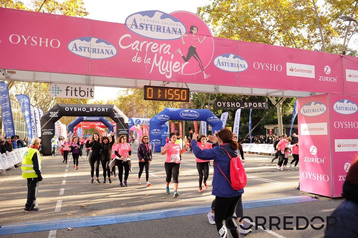 Llegada de la Carrera de la Mujer de Barcelona (ARCO IZQUIERDO 49)