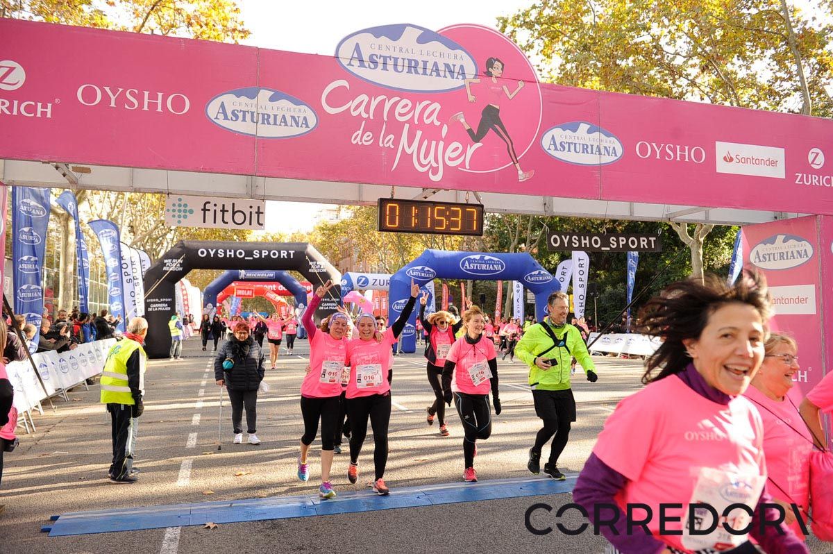 Llegada de la Carrera de la Mujer de Barcelona (ARCO IZQUIERDO 49)