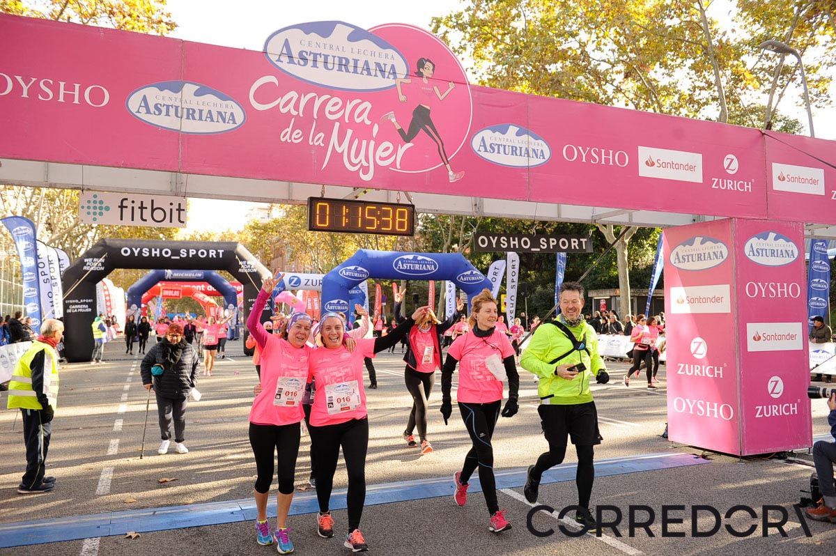 Llegada de la Carrera de la Mujer de Barcelona (ARCO IZQUIERDO 49)
