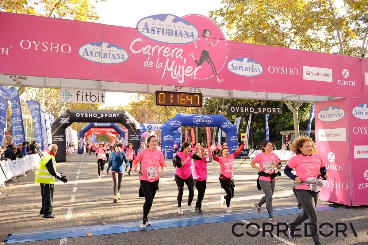 Llegada de la Carrera de la Mujer de Barcelona (ARCO IZQUIERDO 50)