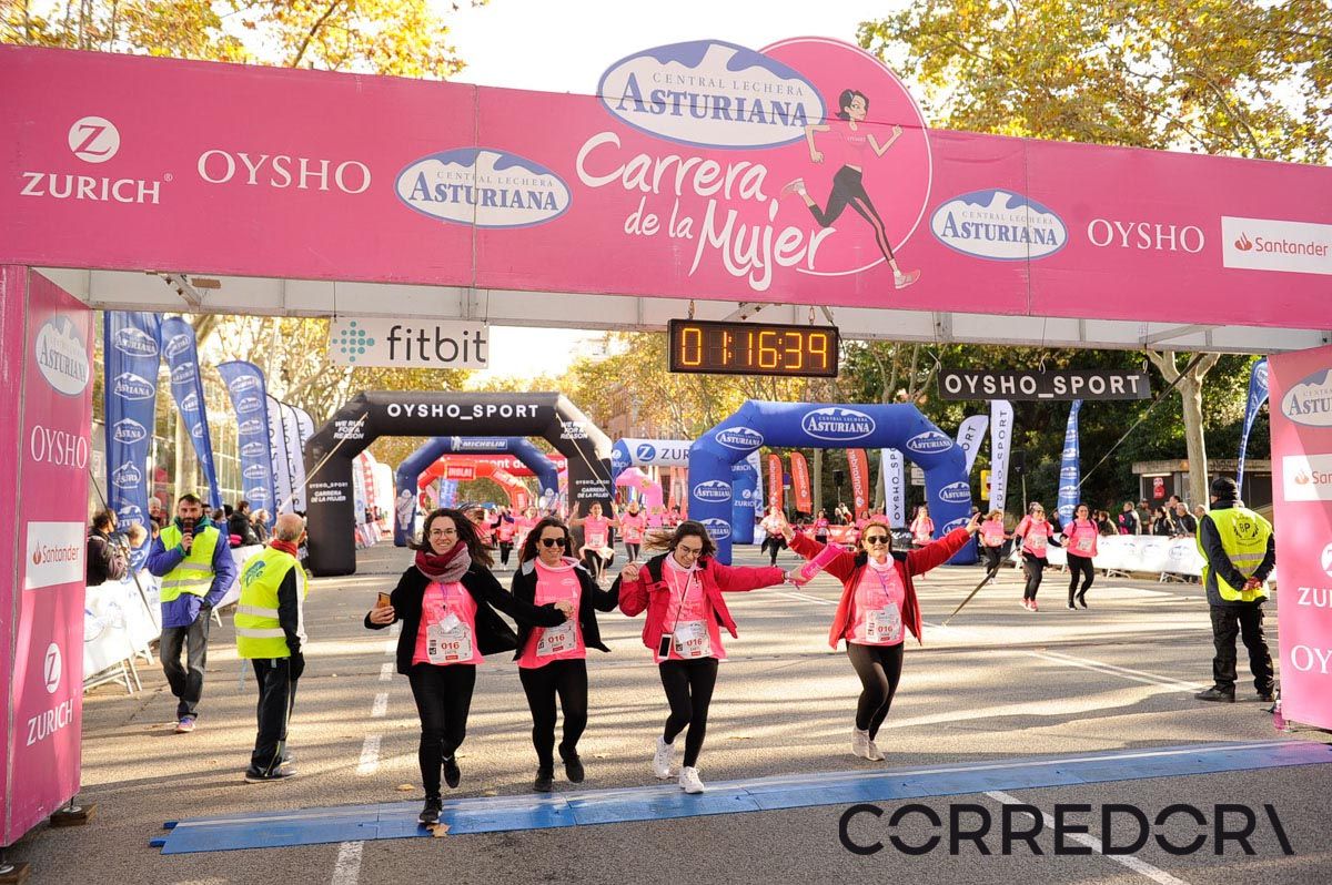 Llegada de la Carrera de la Mujer de Barcelona (ARCO IZQUIERDO 50)