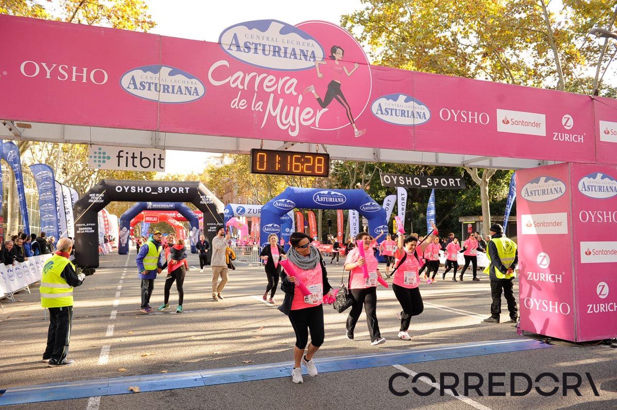 Llegada de la Carrera de la Mujer de Barcelona (ARCO IZQUIERDO 50)