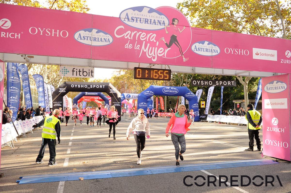 Llegada de la Carrera de la Mujer de Barcelona (ARCO IZQUIERDO 50)