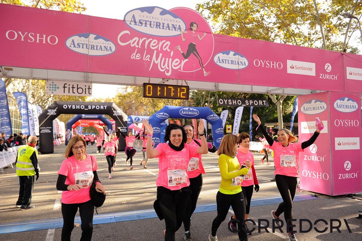 Llegada de la Carrera de la Mujer de Barcelona (ARCO IZQUIERDO 51)