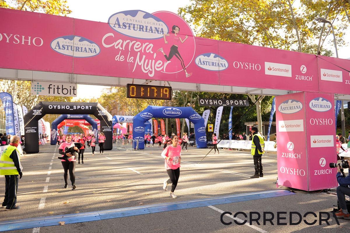 Llegada de la Carrera de la Mujer de Barcelona (ARCO IZQUIERDO 51)