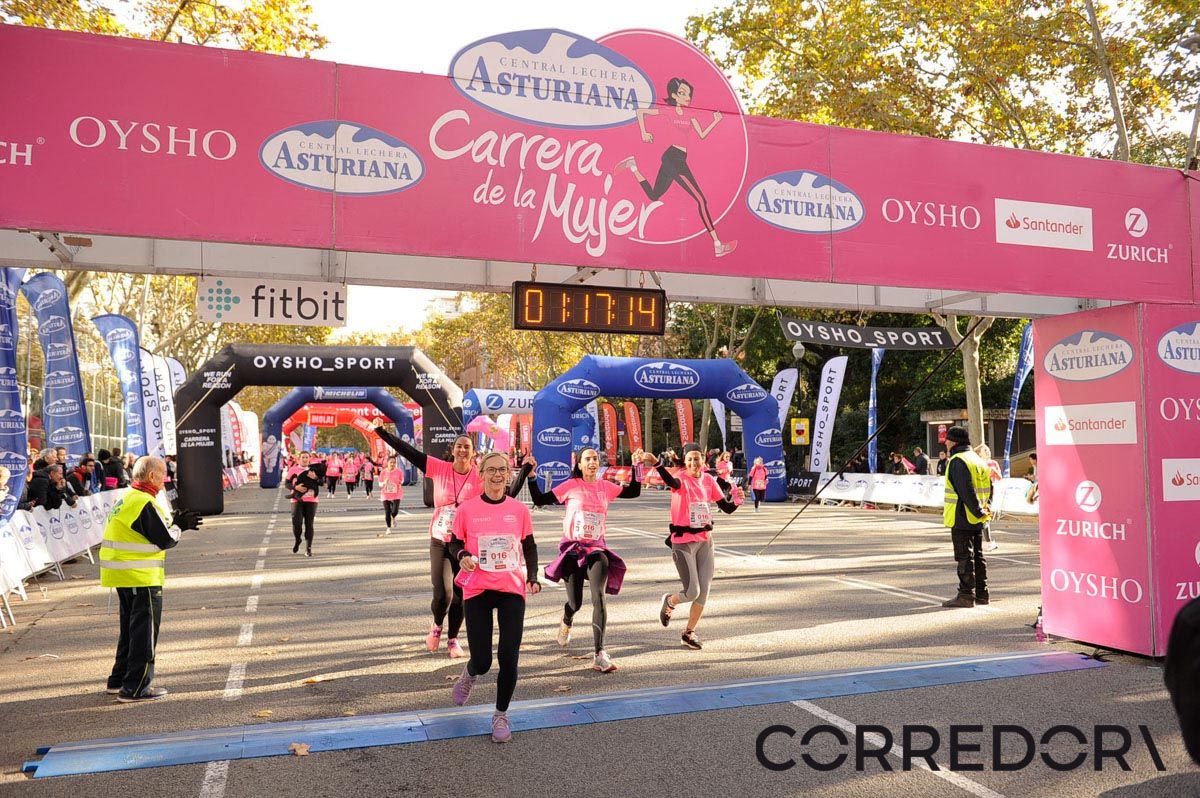 Llegada de la Carrera de la Mujer de Barcelona (ARCO IZQUIERDO 51)