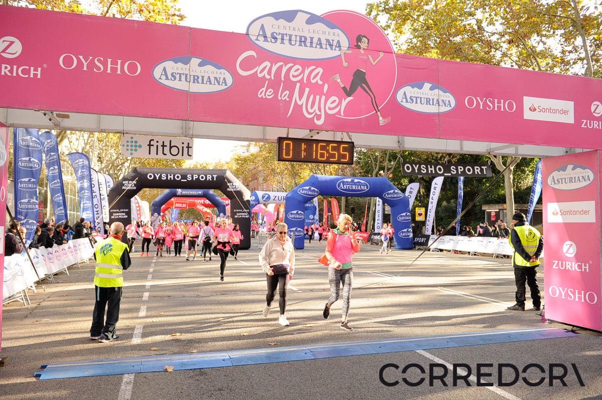 Llegada de la Carrera de la Mujer de Barcelona (ARCO IZQUIERDO 50)