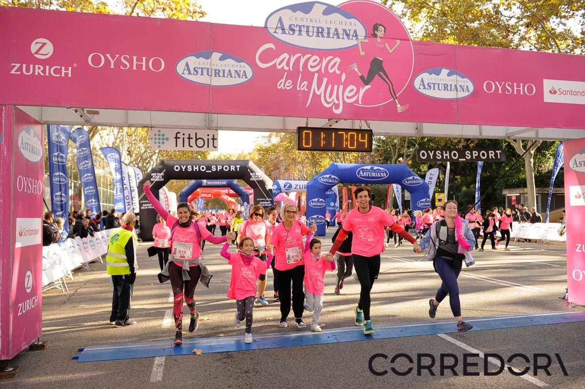 Llegada de la Carrera de la Mujer de Barcelona (ARCO IZQUIERDO 51)