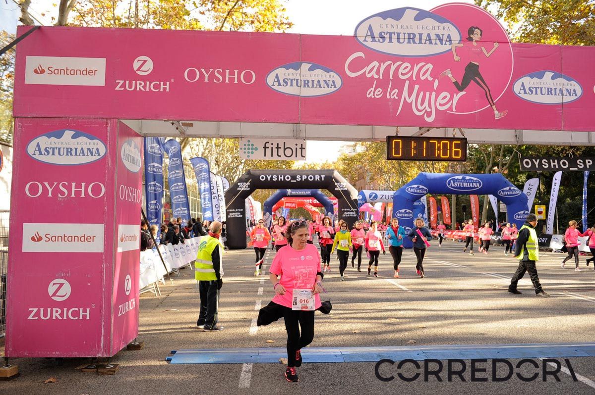 Llegada de la Carrera de la Mujer de Barcelona (ARCO IZQUIERDO 51)
