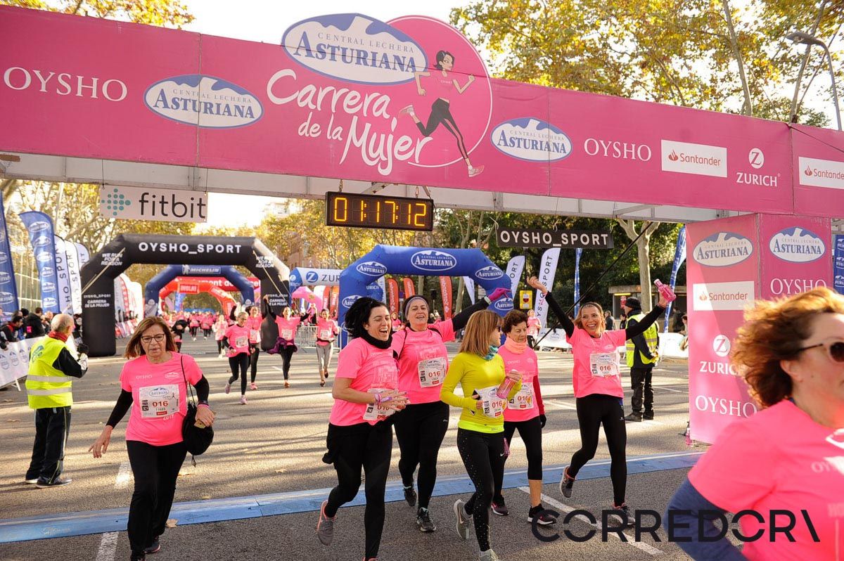 Llegada de la Carrera de la Mujer de Barcelona (ARCO IZQUIERDO 51)