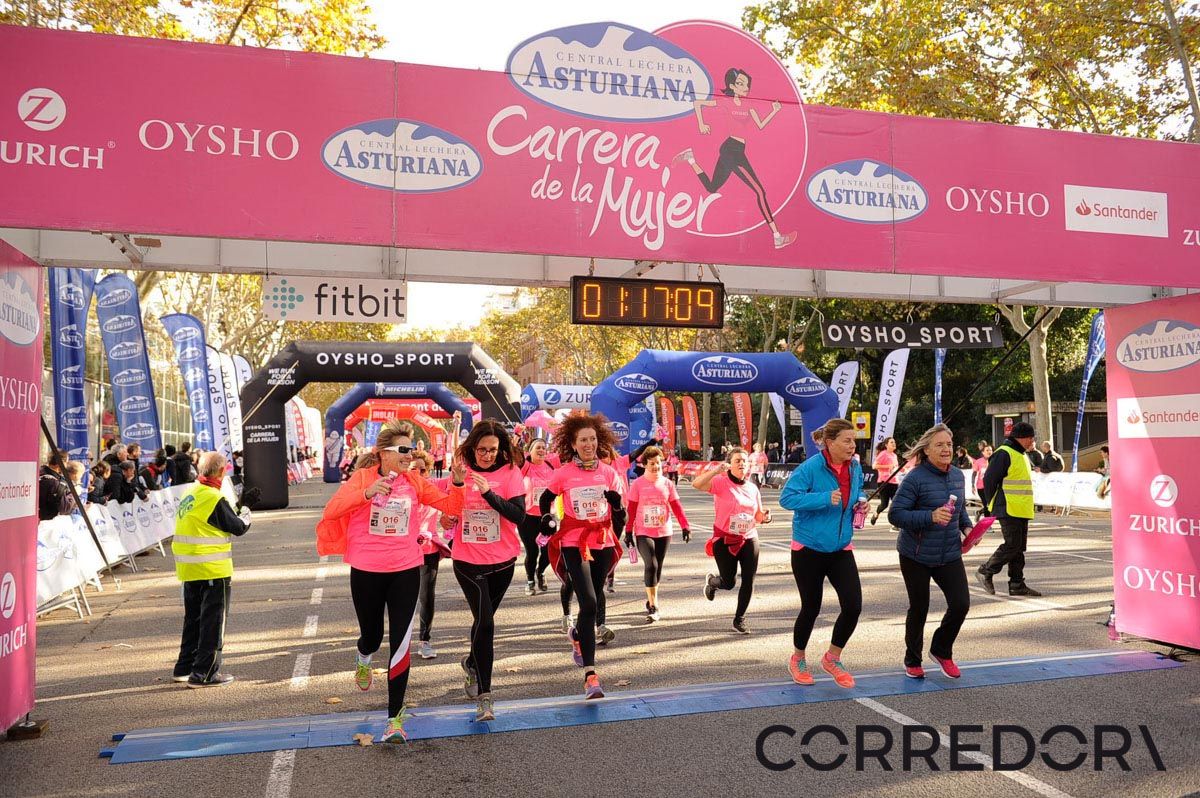 Llegada de la Carrera de la Mujer de Barcelona (ARCO IZQUIERDO 51)