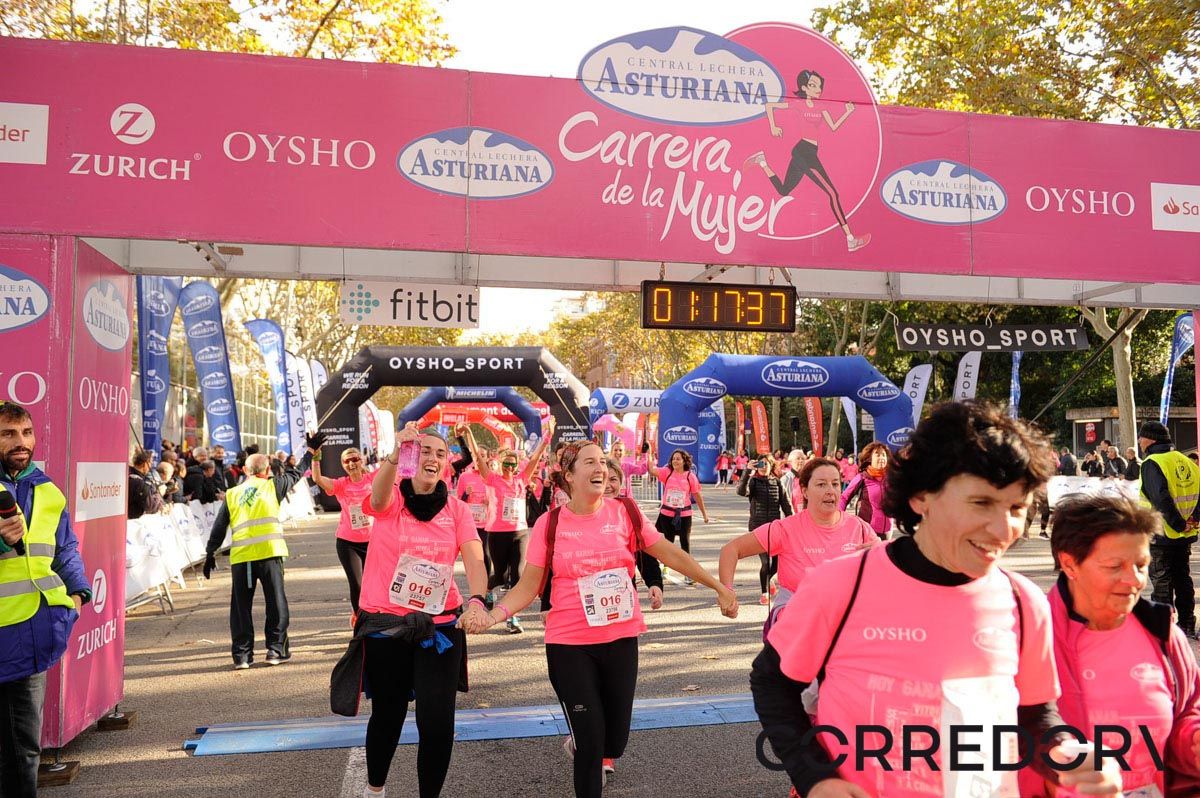 Llegada de la Carrera de la Mujer de Barcelona (ARCO IZQUIERDO 52)