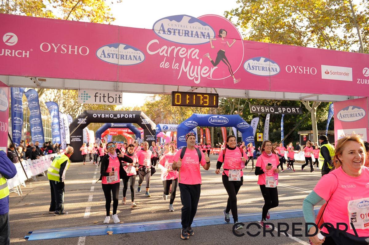 Llegada de la Carrera de la Mujer de Barcelona (ARCO IZQUIERDO 51)