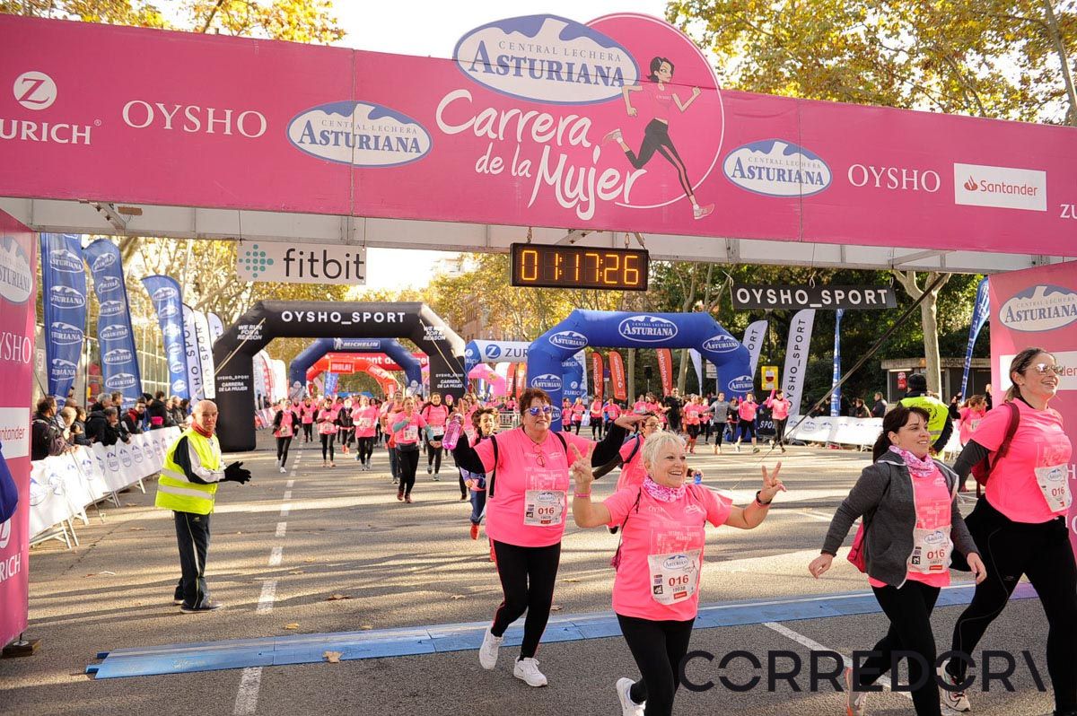 Llegada de la Carrera de la Mujer de Barcelona (ARCO IZQUIERDO 51)