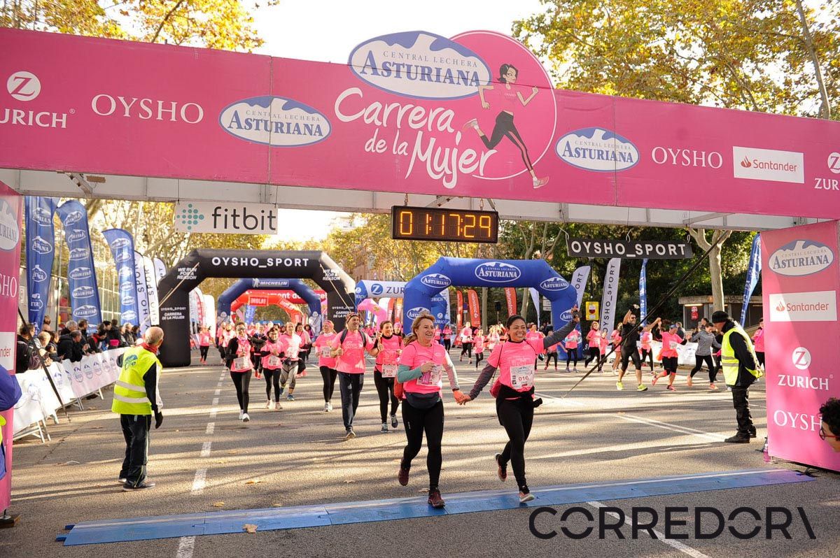 Llegada de la Carrera de la Mujer de Barcelona (ARCO IZQUIERDO 51)