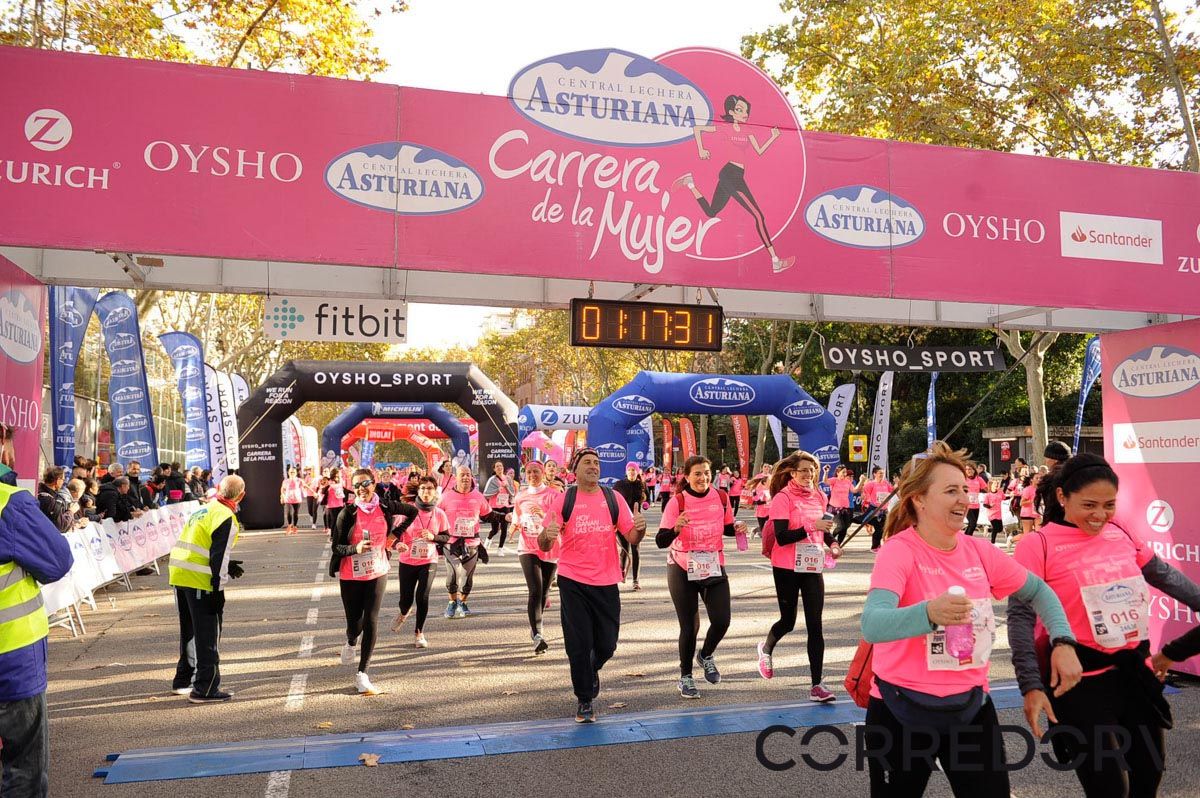 Llegada de la Carrera de la Mujer de Barcelona (ARCO IZQUIERDO 51)
