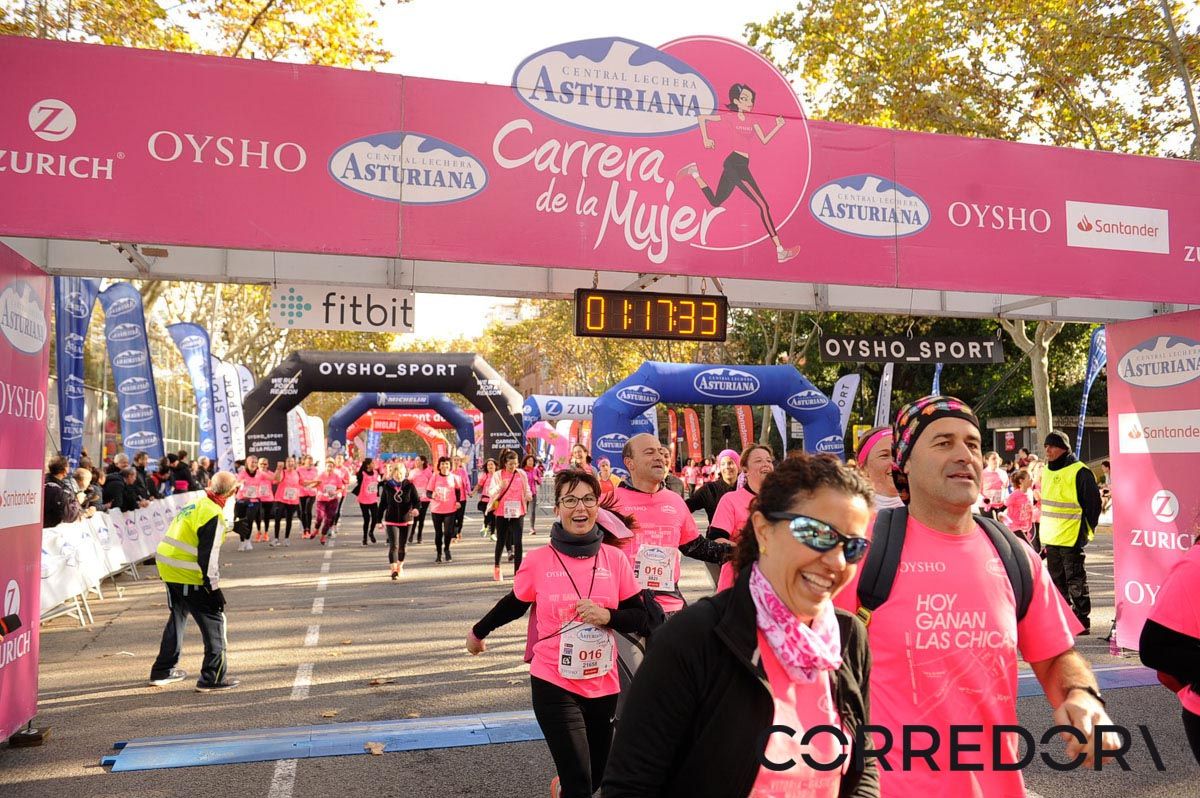 Llegada de la Carrera de la Mujer de Barcelona (ARCO IZQUIERDO 51)