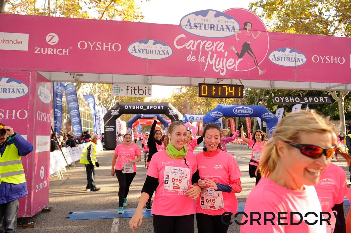 Llegada de la Carrera de la Mujer de Barcelona (ARCO IZQUIERDO 52)