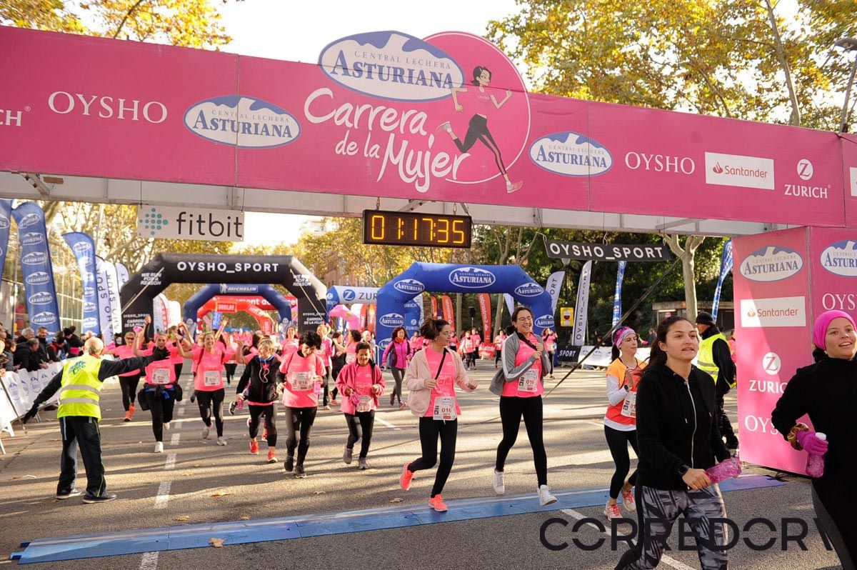 Llegada de la Carrera de la Mujer de Barcelona (ARCO IZQUIERDO 52)