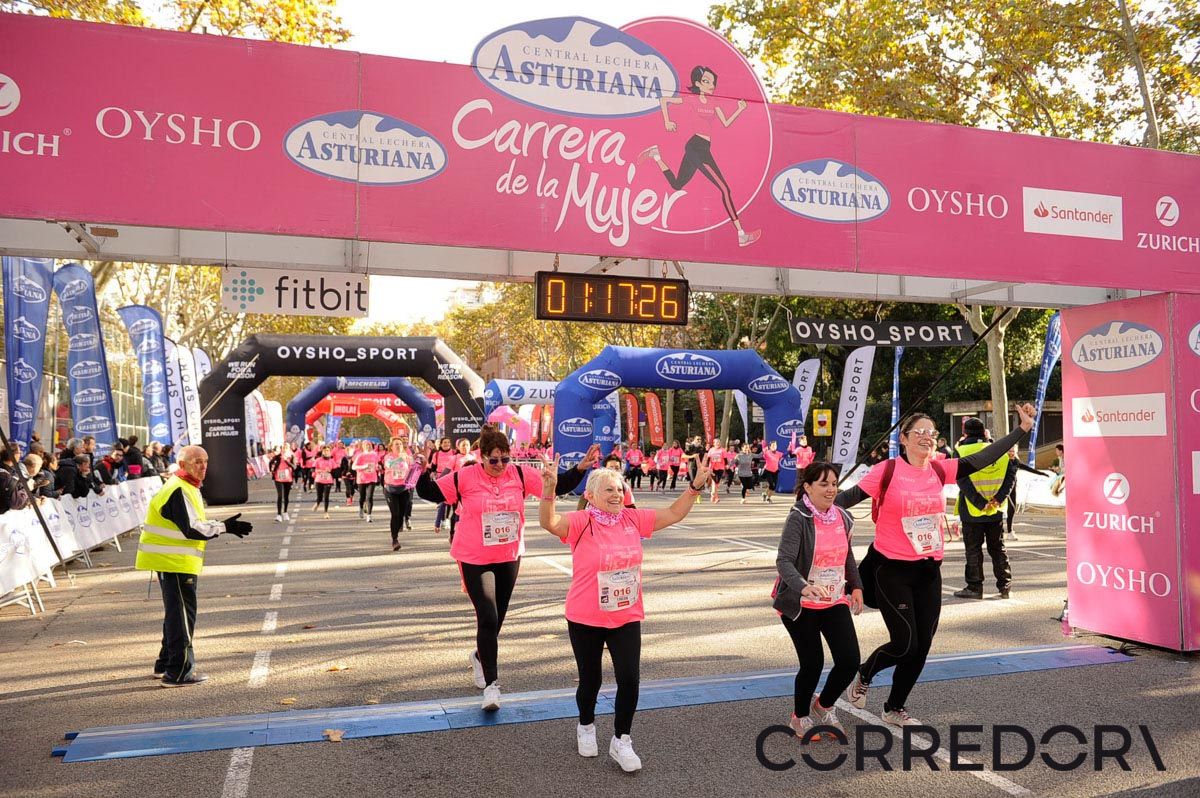 Llegada de la Carrera de la Mujer de Barcelona (ARCO IZQUIERDO 51)