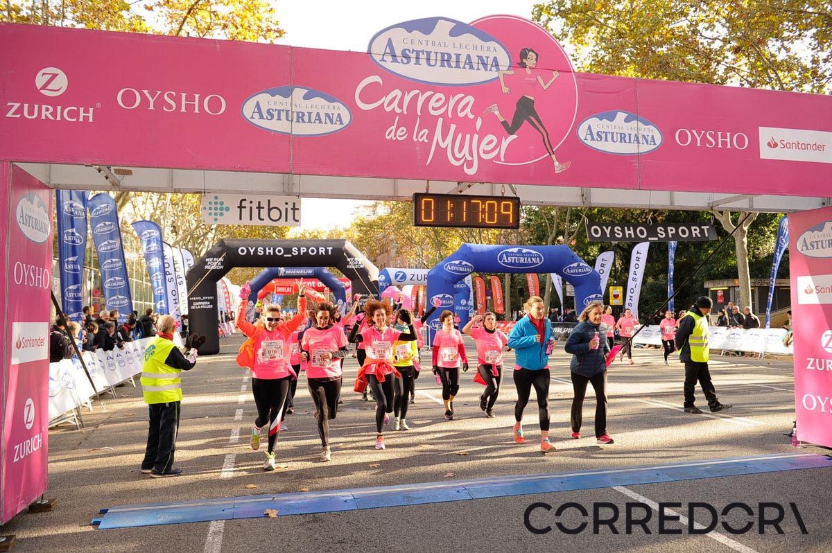 Llegada de la Carrera de la Mujer de Barcelona (ARCO IZQUIERDO 51)