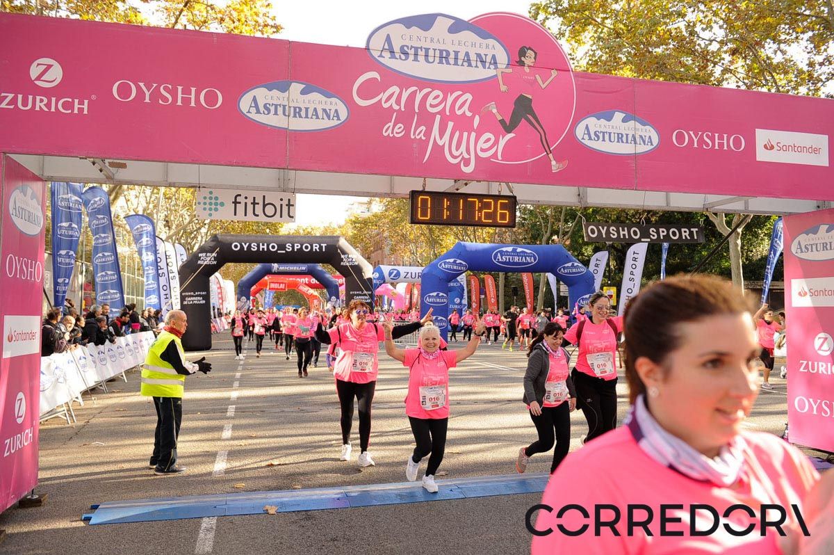 Llegada de la Carrera de la Mujer de Barcelona (ARCO IZQUIERDO 51)
