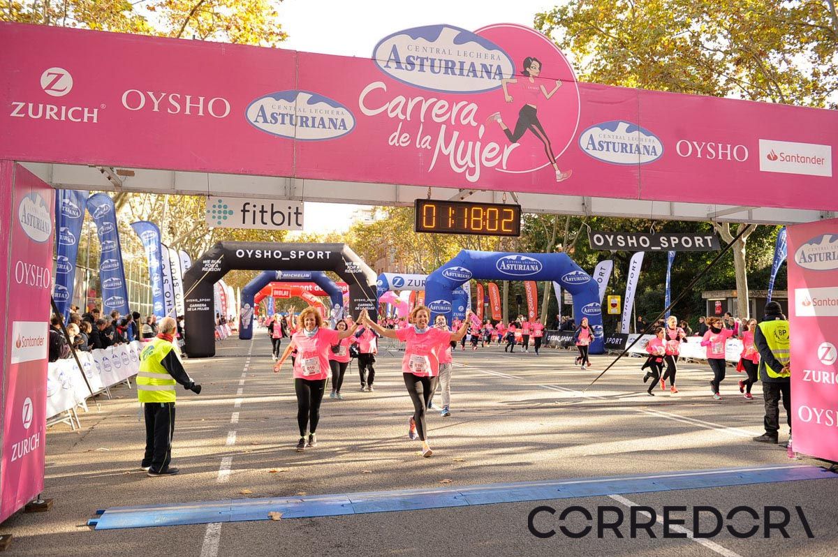 Llegada de la Carrera de la Mujer de Barcelona (ARCO IZQUIERDO 52)
