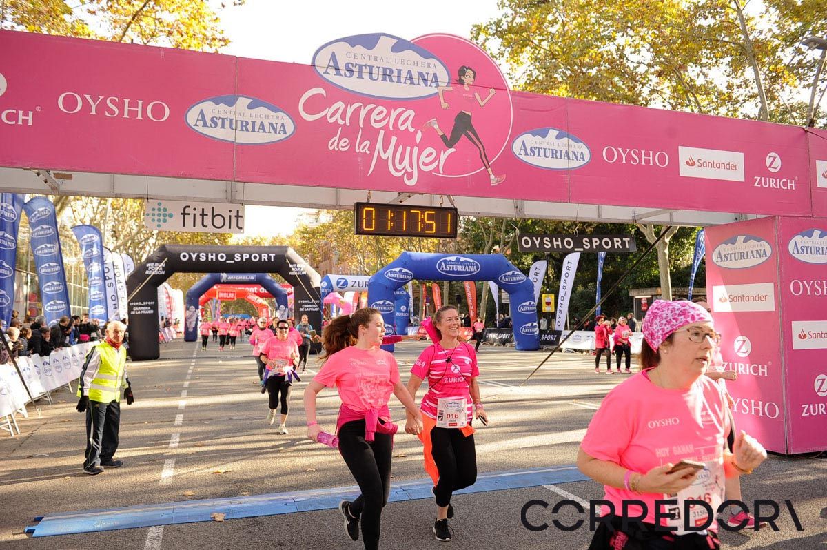 Llegada de la Carrera de la Mujer de Barcelona (ARCO IZQUIERDO 52)