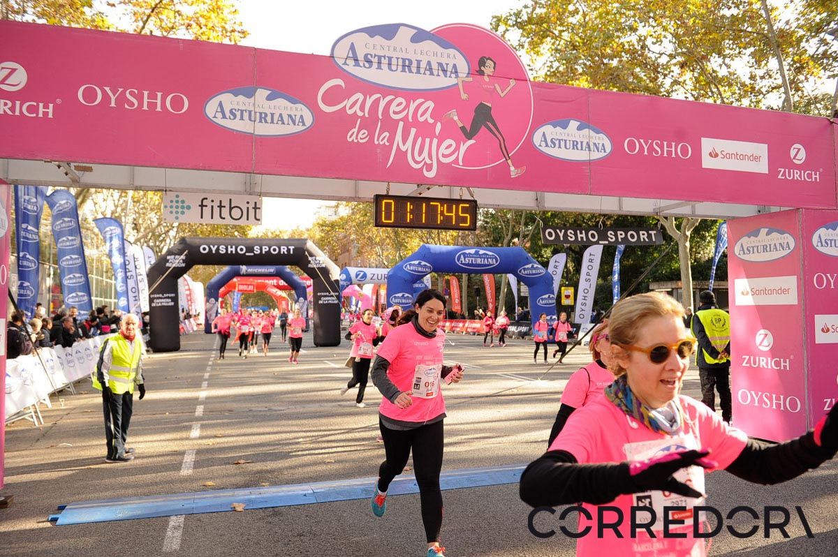 Llegada de la Carrera de la Mujer de Barcelona (ARCO IZQUIERDO 52)