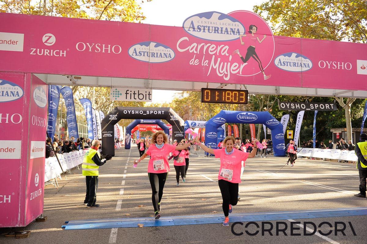 Llegada de la Carrera de la Mujer de Barcelona (ARCO IZQUIERDO 52)