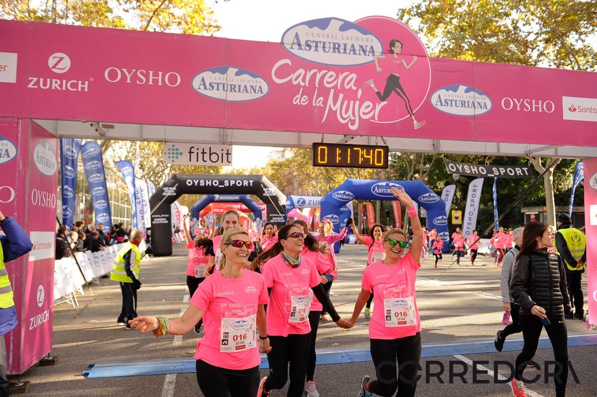 Llegada de la Carrera de la Mujer de Barcelona (ARCO IZQUIERDO 52)