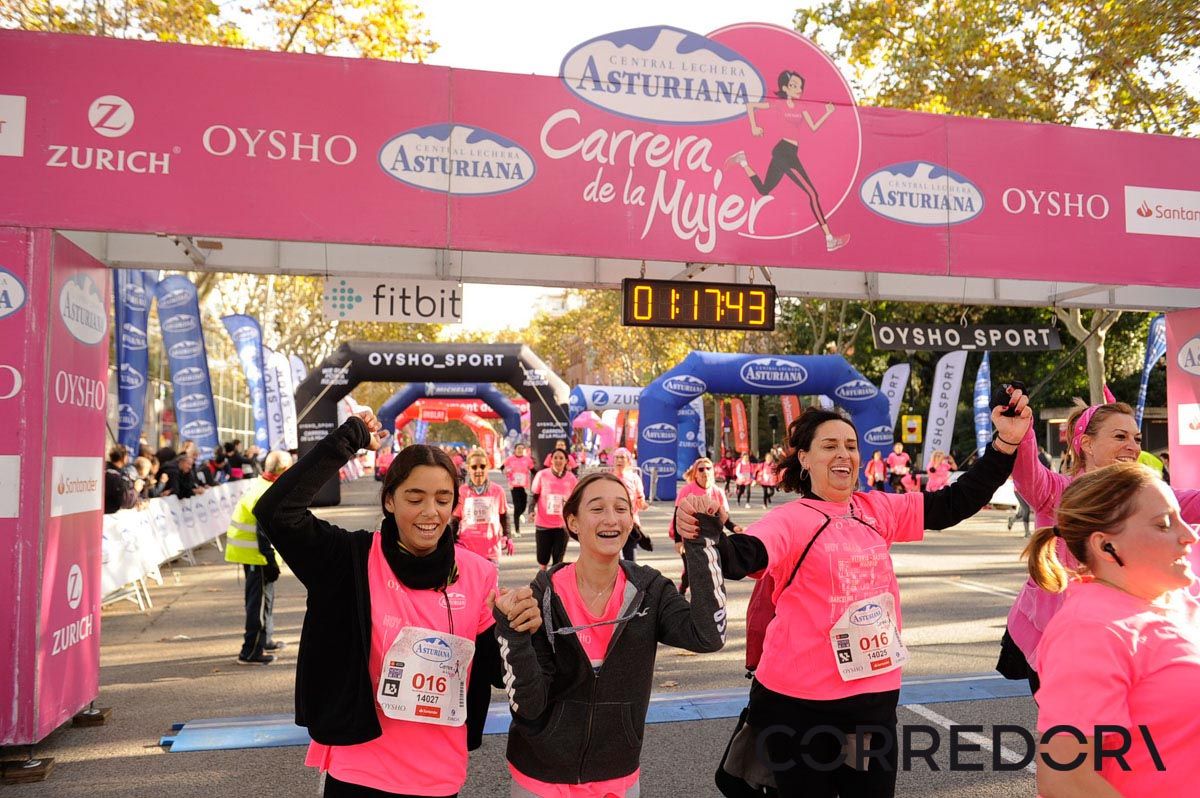 Llegada de la Carrera de la Mujer de Barcelona (ARCO IZQUIERDO 52)