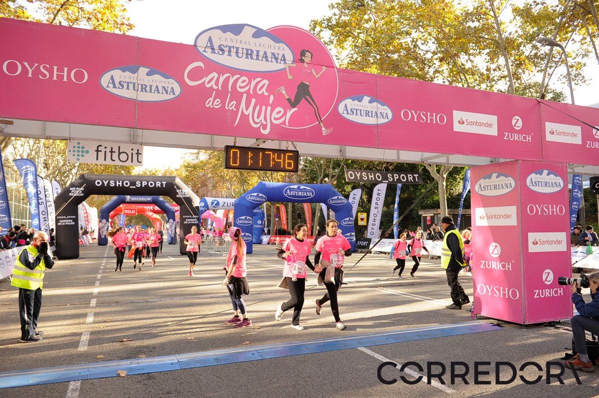 Llegada de la Carrera de la Mujer de Barcelona (ARCO IZQUIERDO 52)