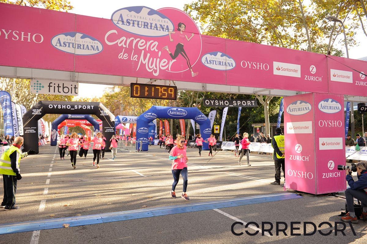 Llegada de la Carrera de la Mujer de Barcelona (ARCO IZQUIERDO 52)