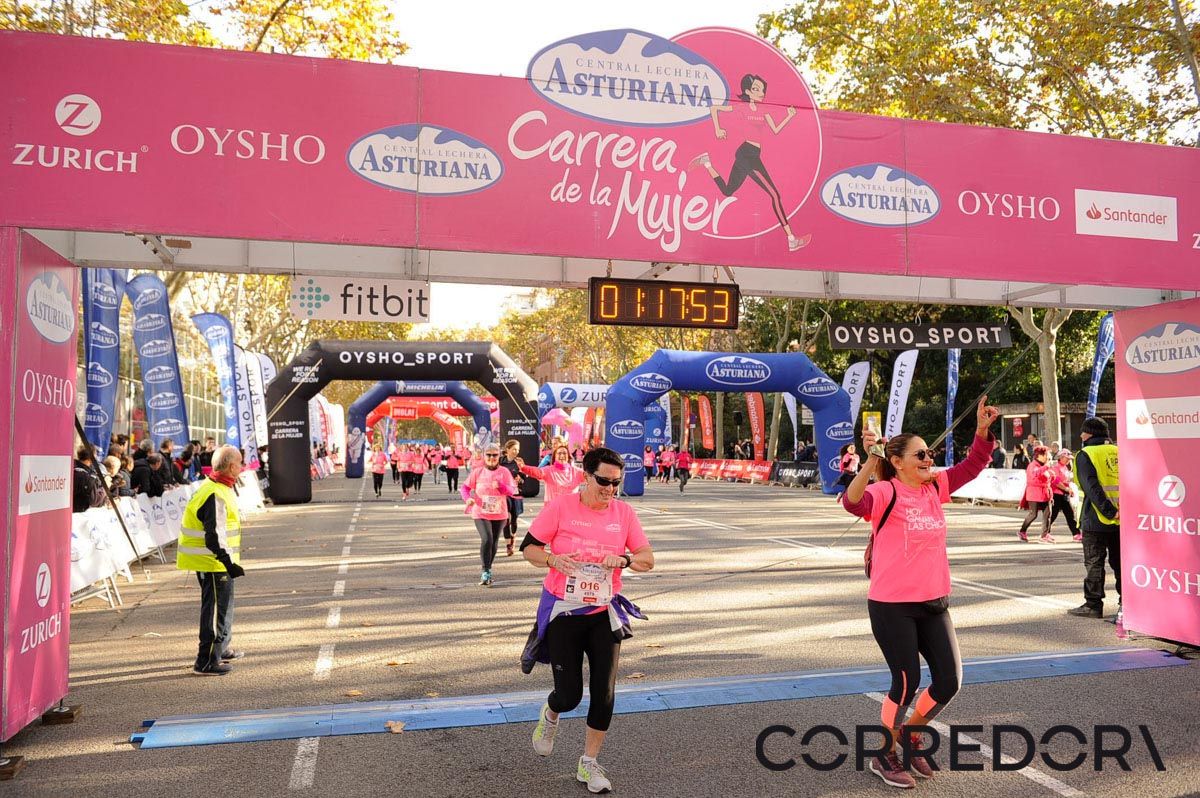 Llegada de la Carrera de la Mujer de Barcelona (ARCO IZQUIERDO 52)
