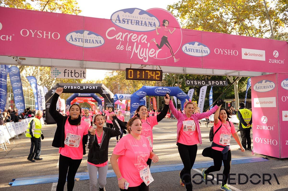 Llegada de la Carrera de la Mujer de Barcelona (ARCO IZQUIERDO 52)