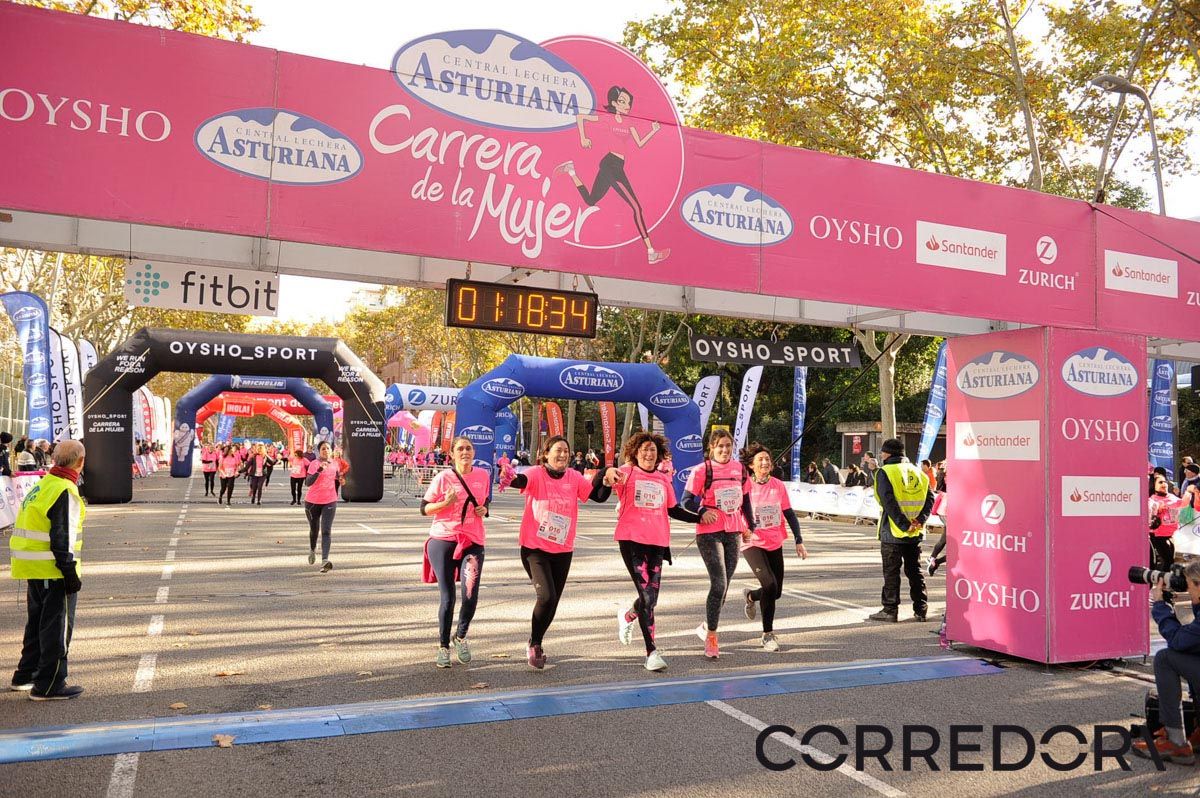 Llegada de la Carrera de la Mujer de Barcelona (ARCO IZQUIERDO 53)