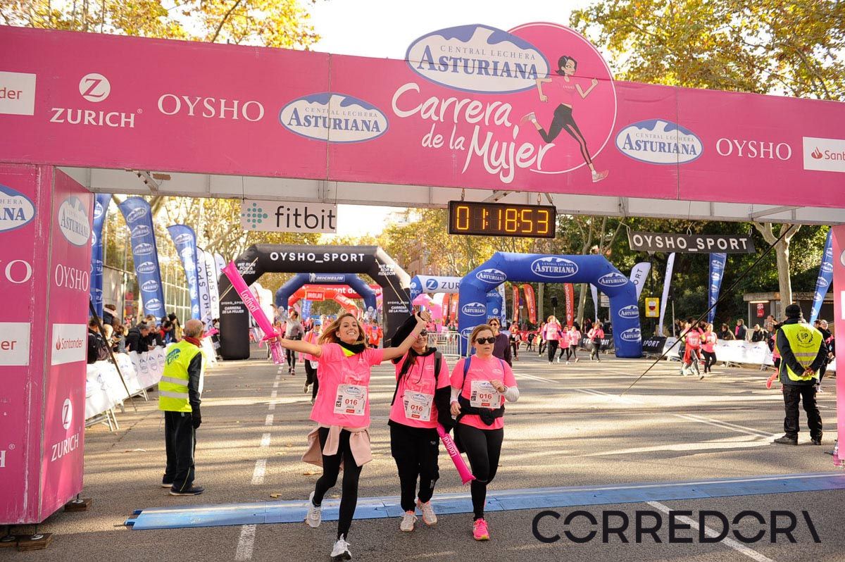 Llegada de la Carrera de la Mujer de Barcelona (ARCO IZQUIERDO 53)