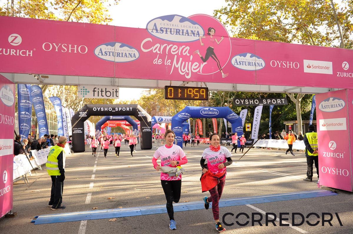 Llegada de la Carrera de la Mujer de Barcelona (ARCO IZQUIERDO 55)