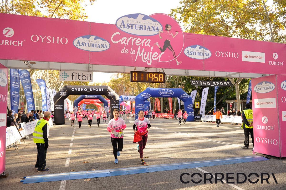 Llegada de la Carrera de la Mujer de Barcelona (ARCO IZQUIERDO 55)