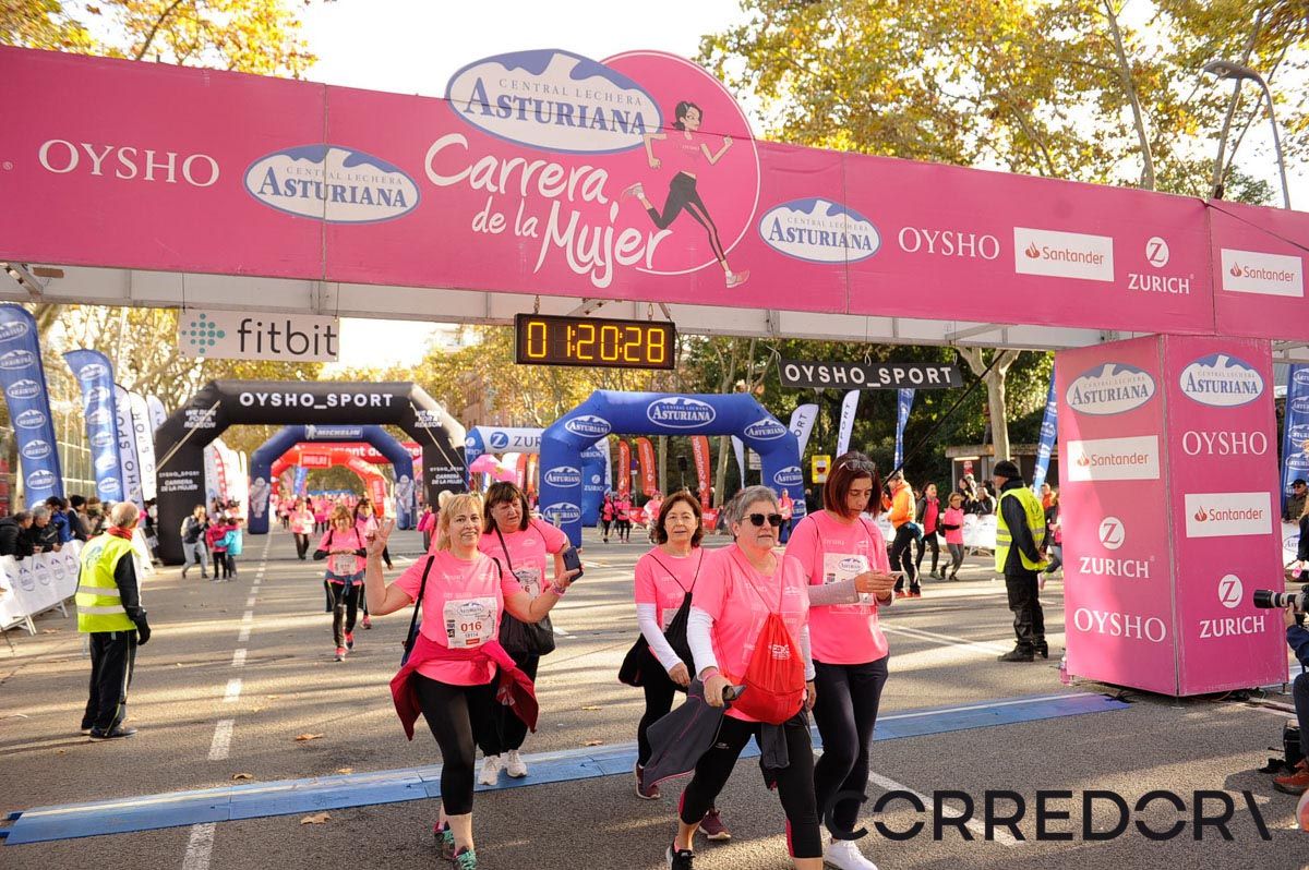 Llegada de la Carrera de la Mujer de Barcelona (ARCO IZQUIERDO 56)