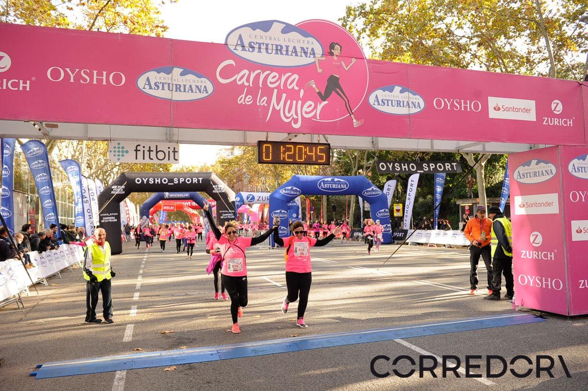 Llegada de la Carrera de la Mujer de Barcelona (ARCO IZQUIERDO 56)