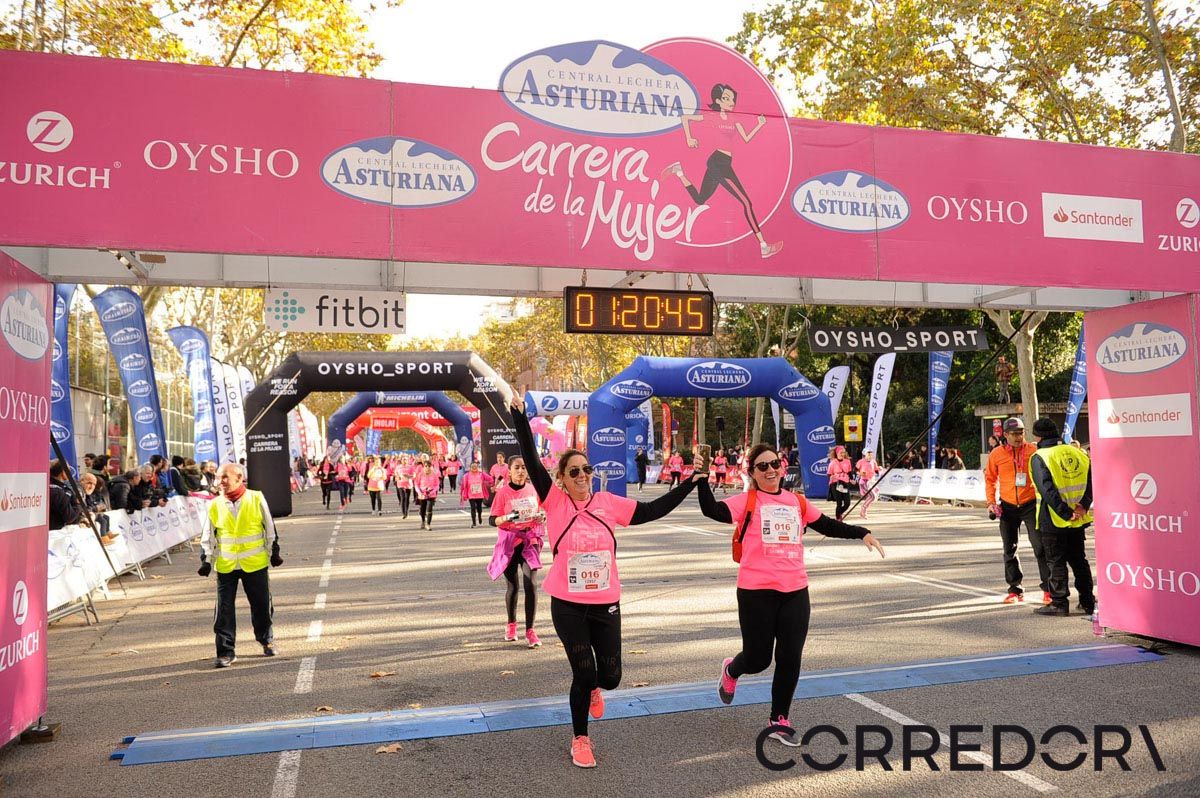 Llegada de la Carrera de la Mujer de Barcelona (ARCO IZQUIERDO 56)