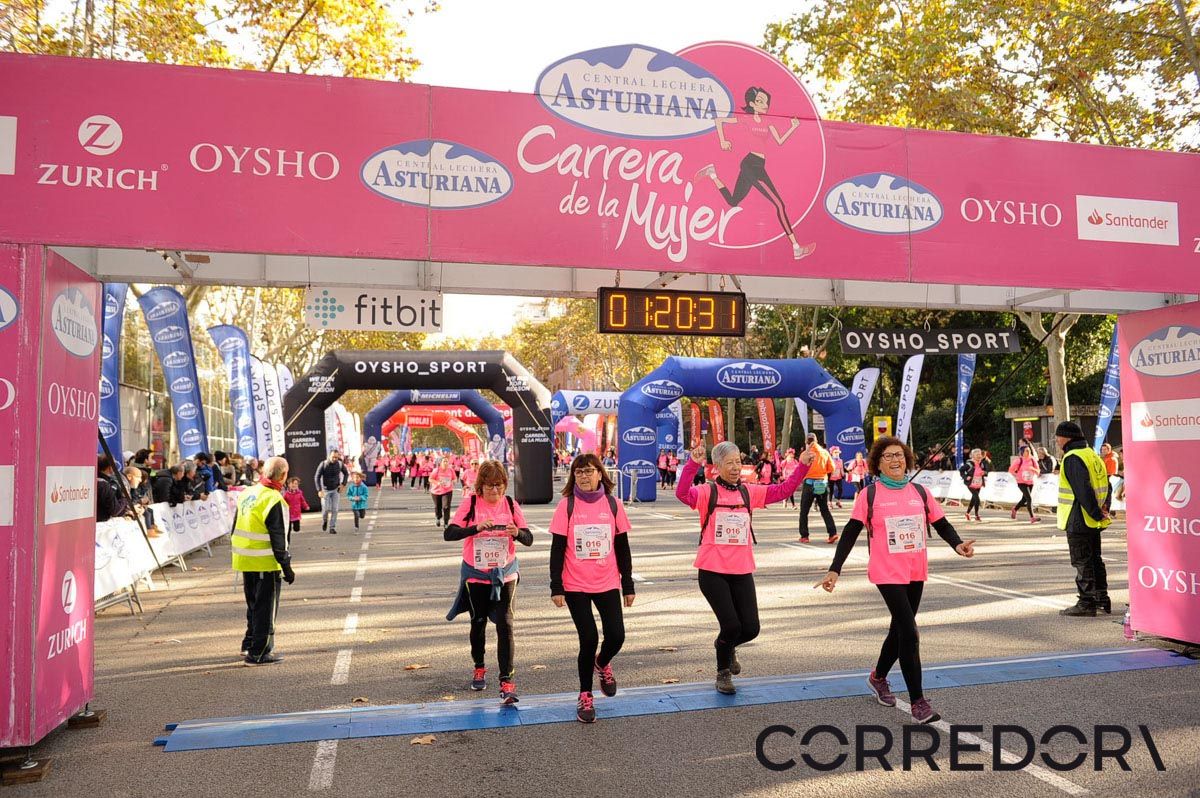 Llegada de la Carrera de la Mujer de Barcelona (ARCO IZQUIERDO 56)