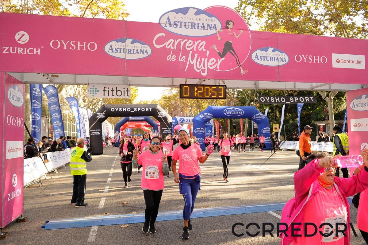 Llegada de la Carrera de la Mujer de Barcelona (ARCO IZQUIERDO 57)