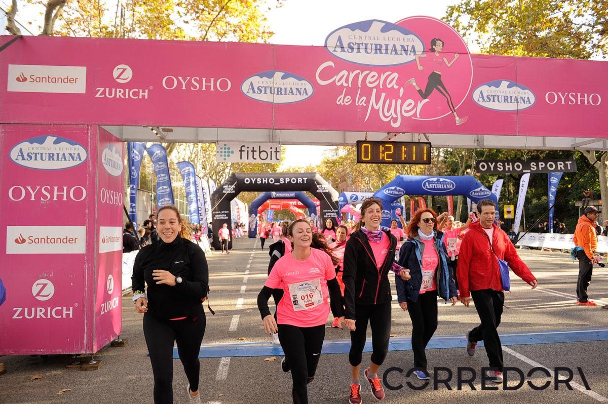 Llegada de la Carrera de la Mujer de Barcelona (ARCO IZQUIERDO 57)