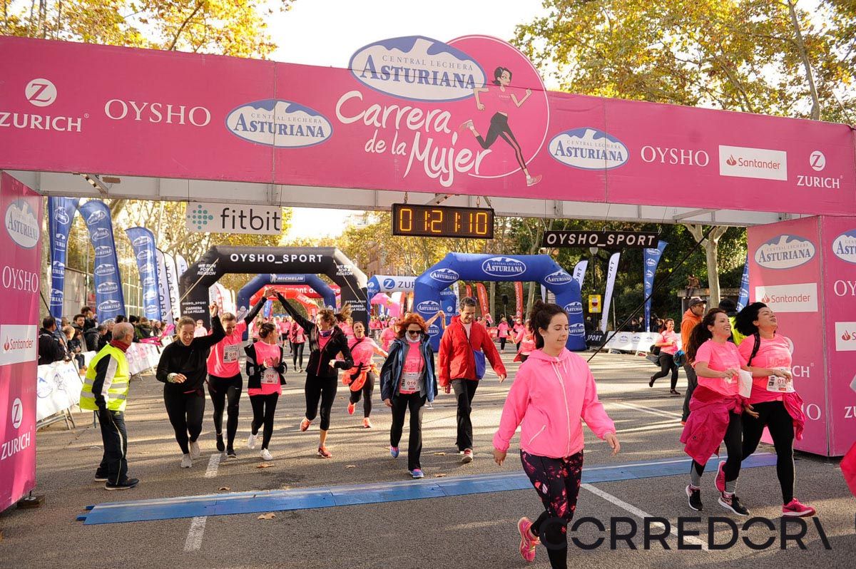 Llegada de la Carrera de la Mujer de Barcelona (ARCO IZQUIERDO 57)