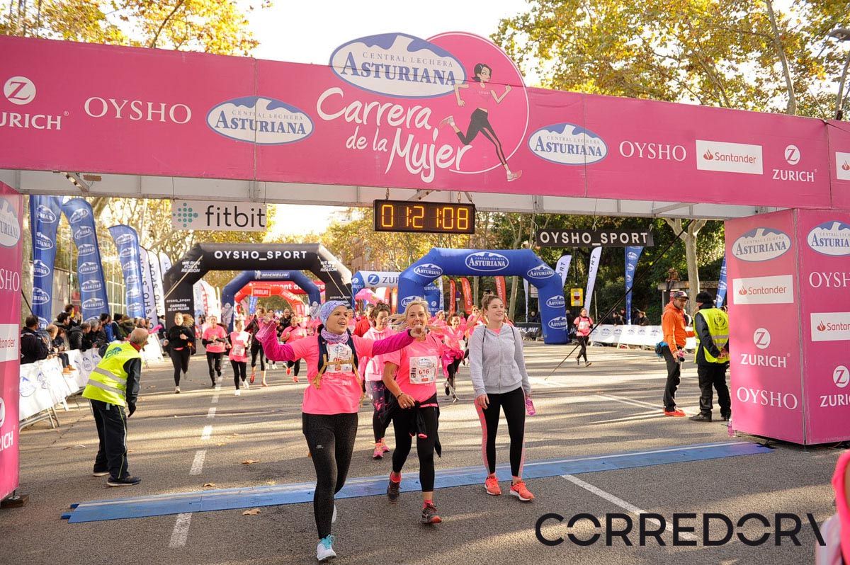 Llegada de la Carrera de la Mujer de Barcelona (ARCO IZQUIERDO 57)